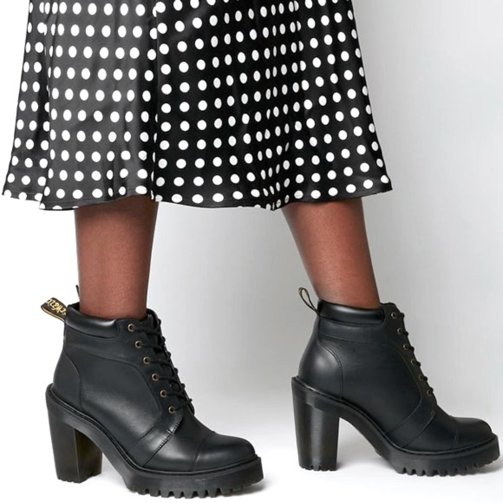 Offers Welcome! Dr. Martens Averil 6 Eye Leather Heeled Ankle Leather Boots